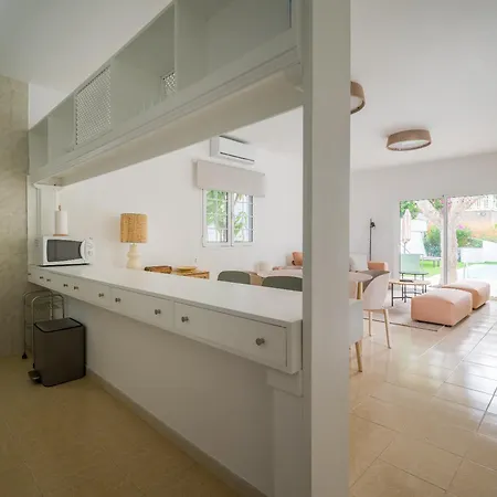 Magnifico Timon 8 * Pasito Blanco